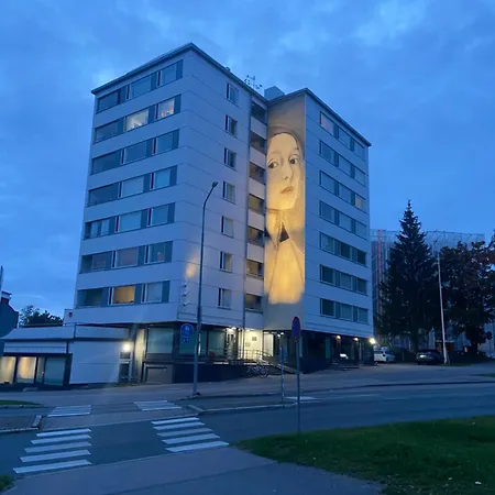 Daire Next To The Railway Station *